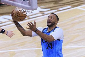 鲍科比！鲍威尔连续6场砍下25+ 期间场均29.3分