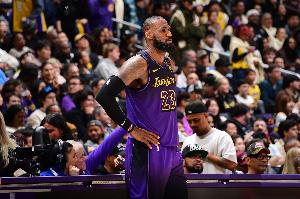 极致自律终成传奇！勒布朗-詹姆斯40周岁生日快乐