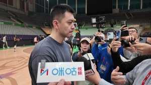 再见莫兰德开心吗？杨鸣：他今晚以对手身份出现 没啥开心的