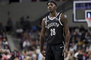 Shams：湖人将自己2027年、2030年和2031年的次轮签送去了篮网