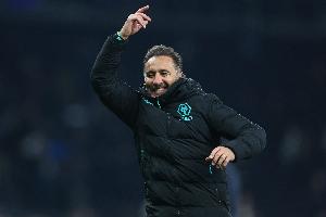 有点东西！前海港主帅佩雷拉带狼队2胜1平 完胜蓝狐曼联&客平热刺