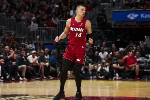 希罗：火箭是西部前三&有一群年轻人且运动能力出色 能赢他们很棒