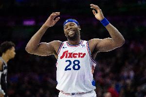 乌布雷谈亚布塞莱：在场下是泰迪熊 在场上是一只灰熊