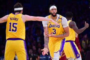 浓眉：骑士很高大&我们很难防 里夫斯对他们来说有点小