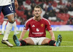 曼晚报曼联伤情：德里赫特有望出战纽卡，芒特可能一月回归