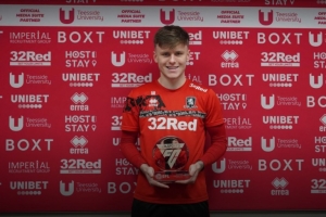 官方：利物浦外租米堡小将本-多克当选11月英冠最佳年轻球员