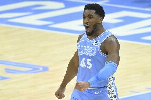 稍微发力就结束了！米切尔19中9&5记三分拿下23分3板4助