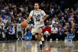 科尔-安东尼：我们教练是年度最佳教练 他让我们都能参与到进攻中