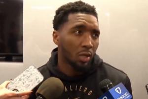 米切尔：以前总看库里第三节爆发 我得先发制人&队友也帮了我