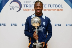 官方：维尼修斯连续第3年当选伊比利亚美洲最佳球员