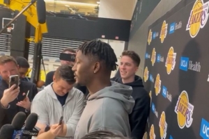 DFS：我和东契奇打过球 他和詹姆斯是传出底角助攻最好的两个人