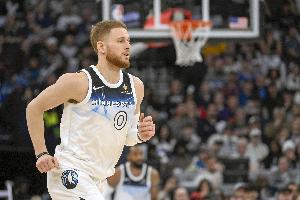 三分10中5！迪文岑佐15中8砍全队最高26分加7板4助 正负值+23最高