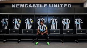 伊萨克：破三后卫要找空档 好久没在曼联主场赢球想再次踢欧冠