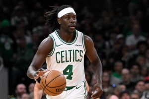 马祖拉：霍勒迪带来了防守稳定性 他的作用比他自己认为得还大