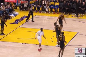 抽象科尔指挥围巾把球给施罗德 被加兰看在眼里轻松抢断