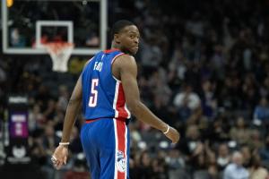 记者：多队在为福克斯可能申请交易而做准备 国王不想送走他