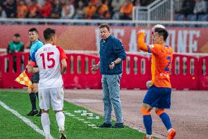 斯卢茨基：中国球员思维方式比较线性，教练不能只给出开放式选择