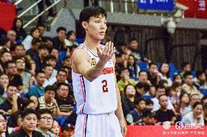 生产队的驴徐杰出战46分10秒 9中6贡献16分4板12助2断