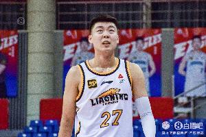 俞泽辰替补19分钟 9中3&三分5中2拿9分 外加3失误4犯规&正负值-14