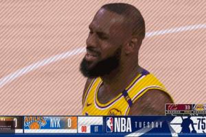 尼昂做掩护被推飞好几米！詹姆斯向裁判抱怨：拜托！这是个假摔！