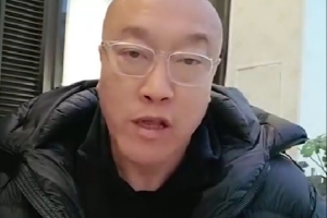 马健：湖人接下来可能还会有交易 比如用范德比尔特去换瓦兰