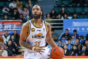 进攻被限制！威尔斯19中7得到17分5篮板5助攻 出现6次失误