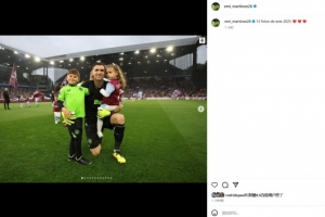 事业成功+家庭美满！大马丁社媒晒照：2025年的12张照片