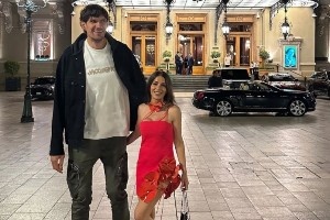 ❤️最萌身高差！2米24博班晒与1米6妻子合照祝其生日快乐