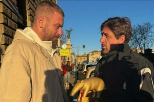 德罗西获颁金貘奖：罗马踢得不好你们颁给我？我不觉得是合适人选