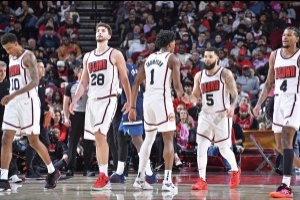 NBA彩经：火箭再胜独行侠 国王击败76人 老鹰力拼掘金