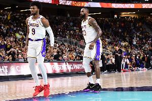 老詹谈父子同台：我18岁进NBA 40岁的我和20岁的布朗尼打球很酷