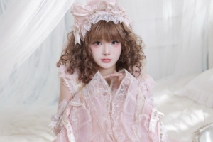 小虞姬为“高价陪玩没人点”言论致歉：以后直播我会更注意言辞