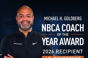 各队主帅投票！比克斯塔夫当选教练协会最佳教练 斯普利特也获票