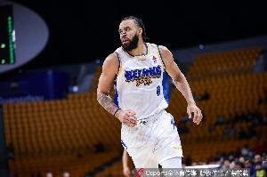 麦基替补13分钟 7中3&罚球8中5拿到11分8板1助1断2帽 正负值+11