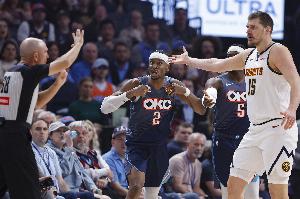 Stein：赛季奖项选票已发放给投票者 投票截止时间为18日凌晨3点