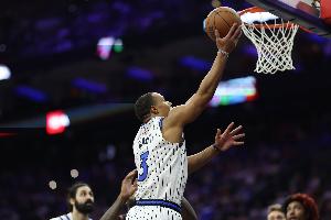 今天担子不重！贝恩上半场7投3中&罚球3中3 拿到9分3篮板