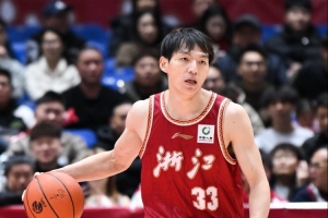 不在状态！吴前半场2中0没得分 正负值-10最低