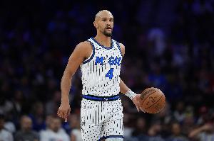 优势明显！半场篮板数魔术24-12领先黄蜂一倍 后场篮板20-11