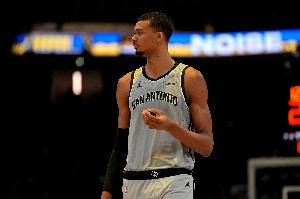 NBA官网预测马刺4-1开拓者：文班亚马首次季后赛 篮球争夺是关键