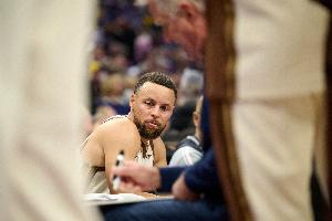 记者：勇士22年夺冠后就没什么可遗憾的了 注定是走向沉没的王朝