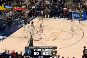 你还会这个？戈贝尔突破欧洲步晃开防守上反篮得分