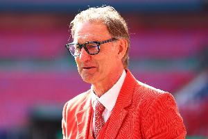 亚当斯：以前的定位球防守是看球看人 现在就是直接抱住你