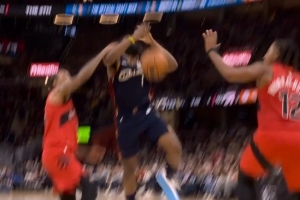 没打手？哈登强攻造杀伤 猛龙挑战成功取消犯规