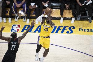 詹姆斯：我不会提前决定自己的打法 一切根据场上形势而定