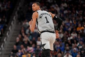 两代基石！文班亚马超越邓肯 成马刺队史季后赛首秀得分最高球员