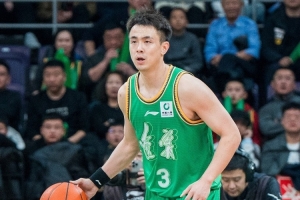 不足以赢球！赵继伟9中5拿到11分4助攻2抢断