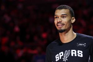 麦迪：开拓者要给文班亚马上强度上身体 敢冲击篮下就给他撞翻