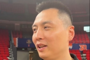 卢伟：我们非常相信现有的四个外援 但目前伤病是最大的困难