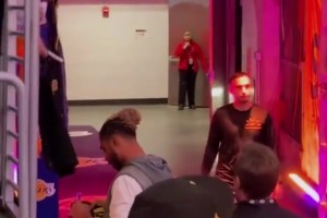 有多少湖人球迷嘴上喊着交易拉塞尔 真交易了又舍不得的